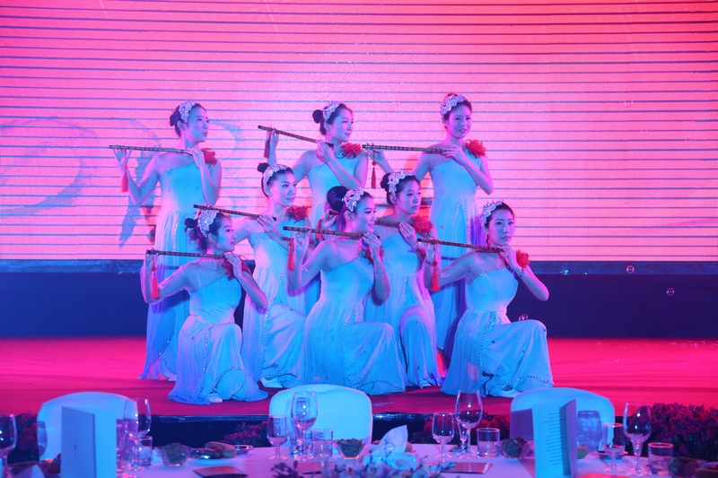 集團2012年度頒獎典禮暨新春聯(lián)歡會